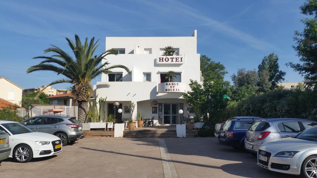 Hotel Sable Et Soleil - Port, Plage Et Jacuzzi Prive Fréjus Buitenkant foto