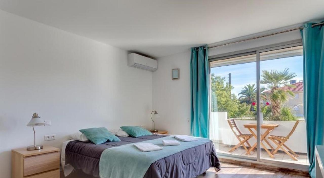 Hotel Sable Et Soleil - Port, Plage Et Jacuzzi Prive Fréjus Kamer foto