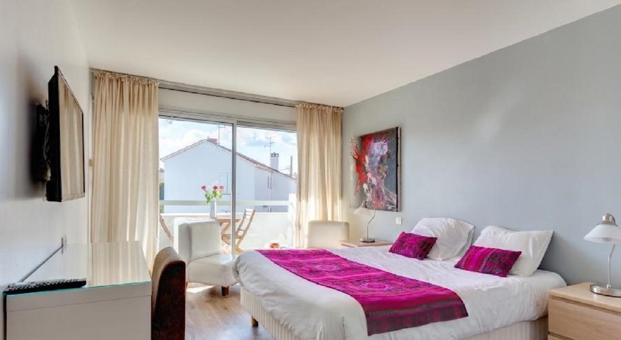 Hotel Sable Et Soleil - Port, Plage Et Jacuzzi Prive Fréjus Buitenkant foto